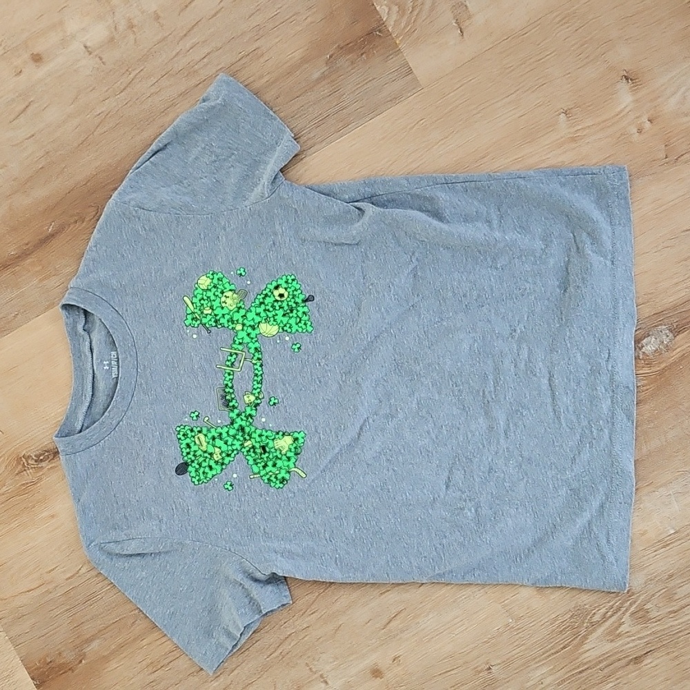 Under Armour boys ☘️ shamrock tee, Size Youth Small
